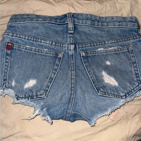BDG size 24 Light Wash Blue Denim Low Rise Cut-Off Shorts Raw Hem Vintage - Picture 3 of 7